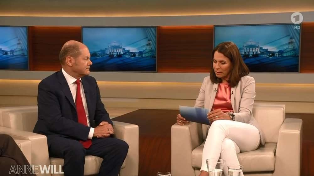 Olaf Scholz bei "Anne Will": Sollte der Finanzminister die SPD-Spitze übernehmen, will er sein Regierungsamt nicht aufgeben.