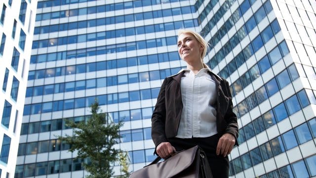 Wer nach langer Pause im Job hoch hinaus will, sollte einen Plan entwickeln und rechtzeitig den Wiedereinstieg vorbereiten.