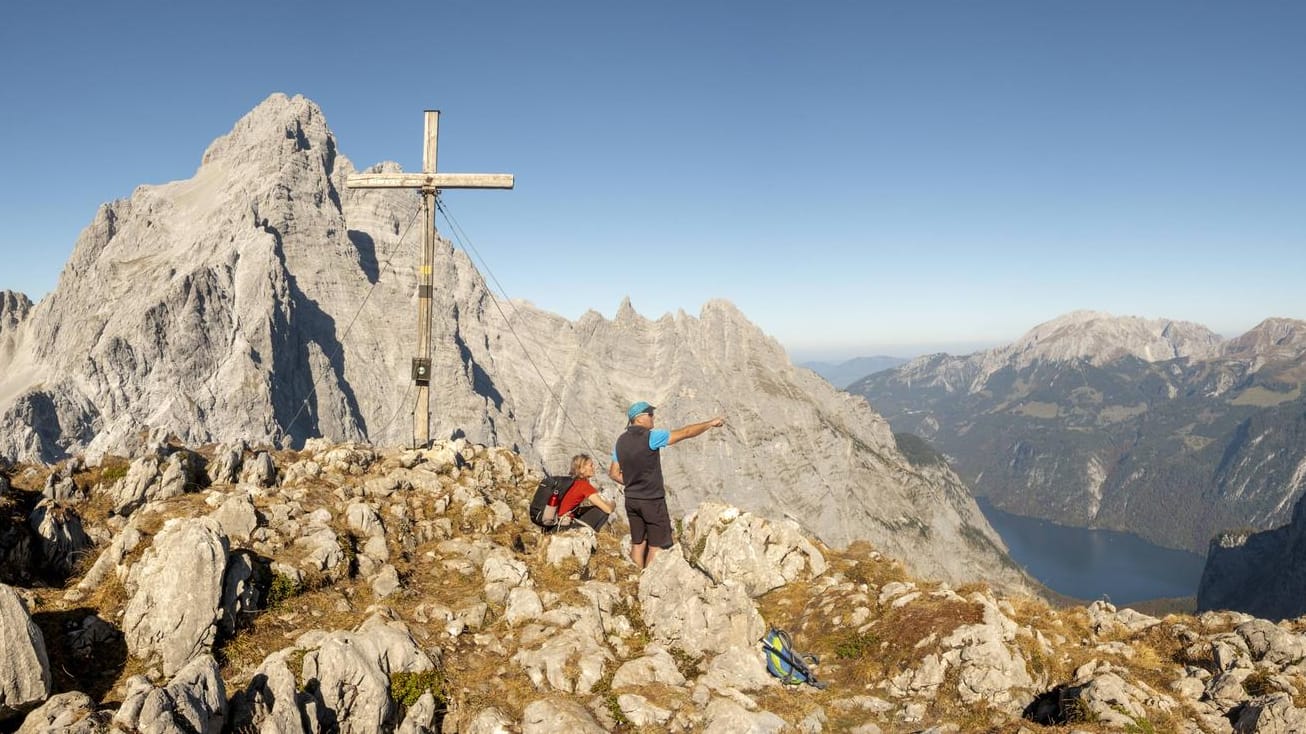 Berchtesgadener Alpen: Ein 82-Jähriger ist während einer Bergtour abgestürzt und gestorben. (Symbolbild) Berchtesgadener Alpen: Ein 82-Jähriger ist während einer Bergtour abgestürzt und gestorben. (Symbolbild)