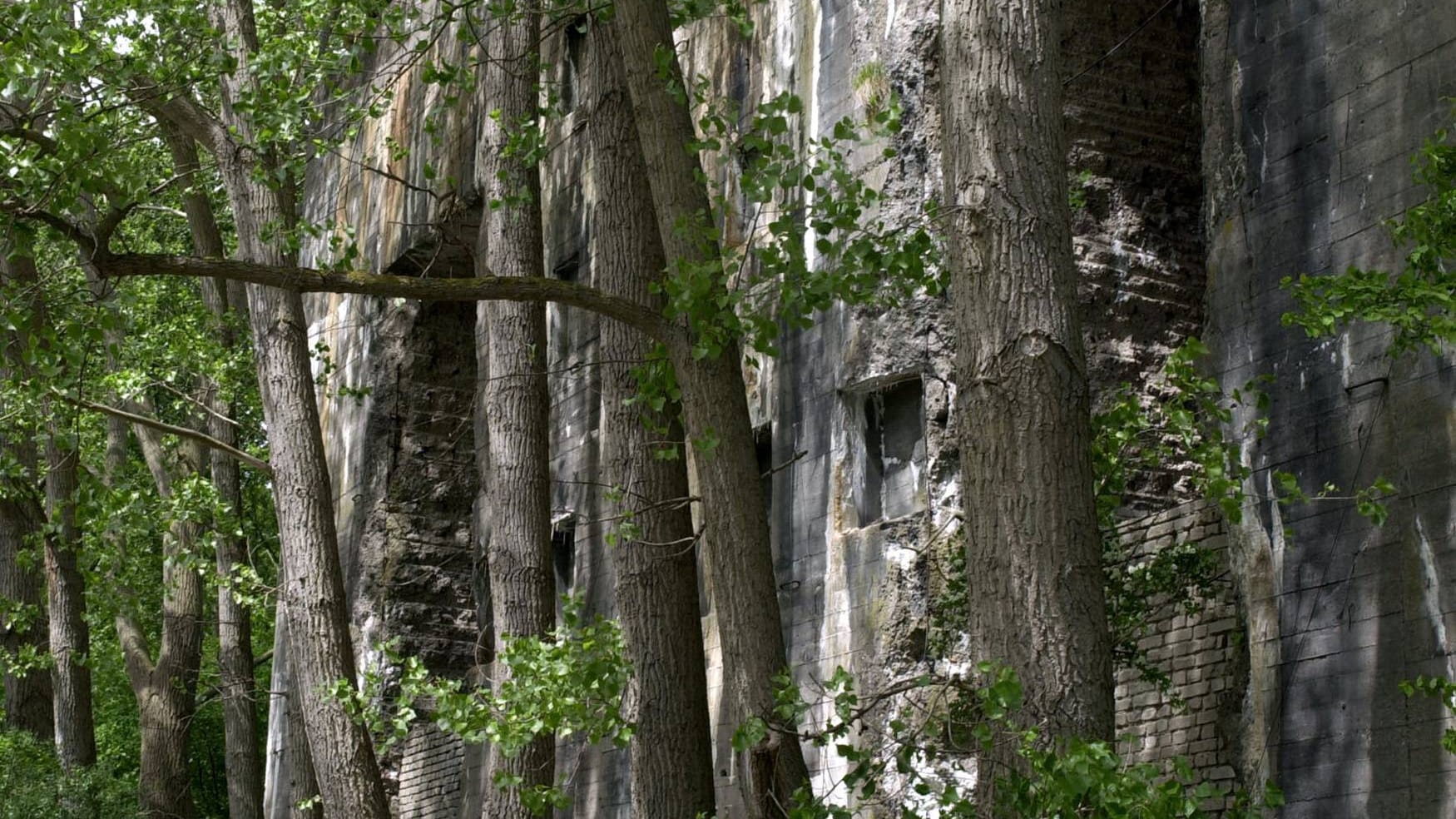 Der Flandernbunker: Er ist ein ehemaliger Marinebunker und wurde 1943 bis 1944 erbaut.