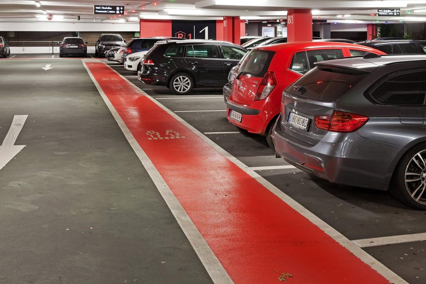 Parkhaus: Hier gelten teilweise andere Regeln als im öffentlichen Straßenverkehr.