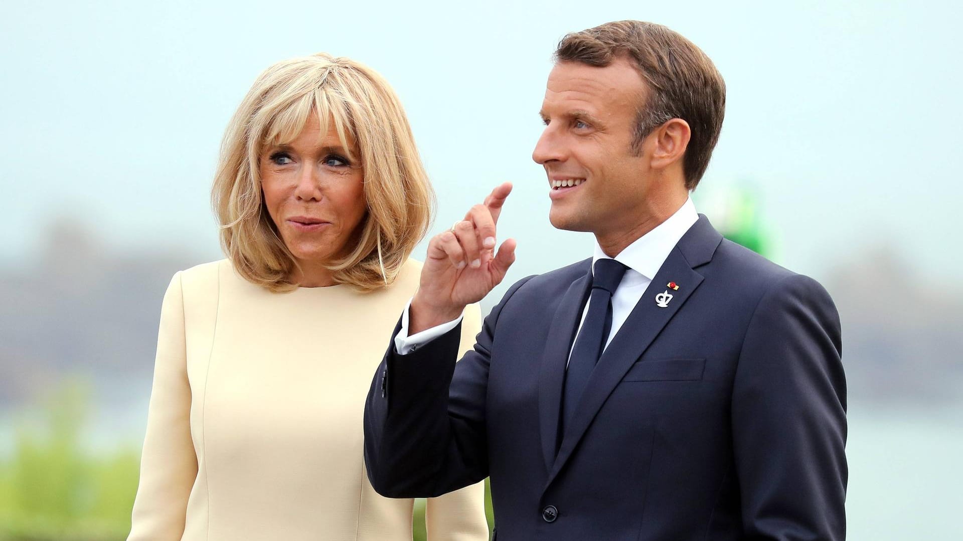 Brigitte und Emmanuel Macron: Die französische Präsidentengattin wurde durch einen Facebook-Post beleidigt, Brasilien Präsident Jair Bolsonaro unterstützte diesen.