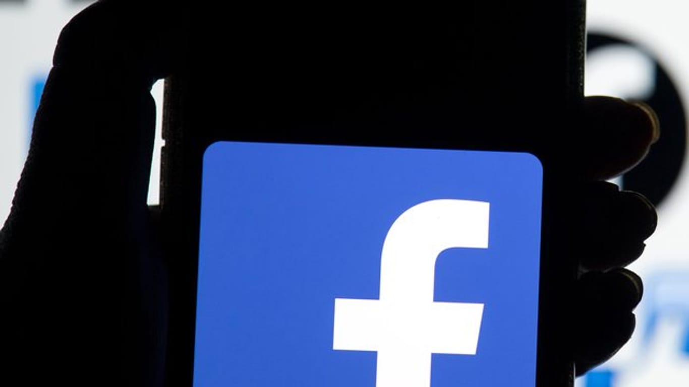 Facebook muss die Anordnungen des Kartellamts für die Dauer des Beschwerdeverfahrens nicht umsetzen, beschloss das Gericht.