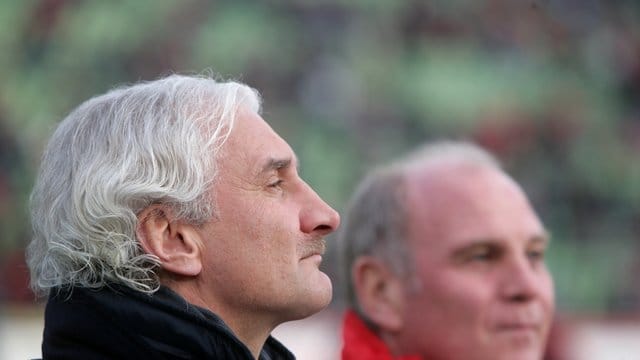 Würde Uli Hoeneß nach seinem Rücktritt in der Bundesliga vermissen: Rudi Völler (l). Würde Uli Hoeneß nach seinem Rücktritt in der Bundesliga vermissen: Rudi Völler (l).