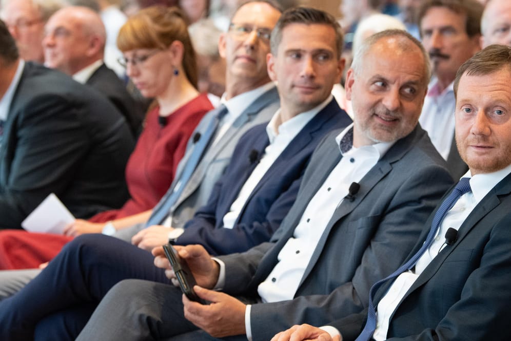 MDR-Wahlarena "SpitzenkandidatInnen im Bürgercheck": Nur wenige Tage vor der Landtagswahl in Sachsen haben sich die Spitzenkandidaten ein letztes Wortgefecht geliefert.