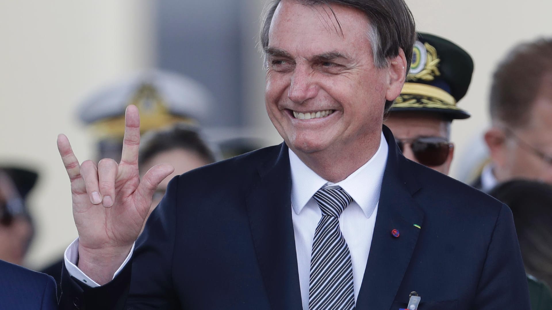 Jair Bolsonaro: Brasiliens Präsident lehnt Hilfe bei der Amazonas-Bränden ab.