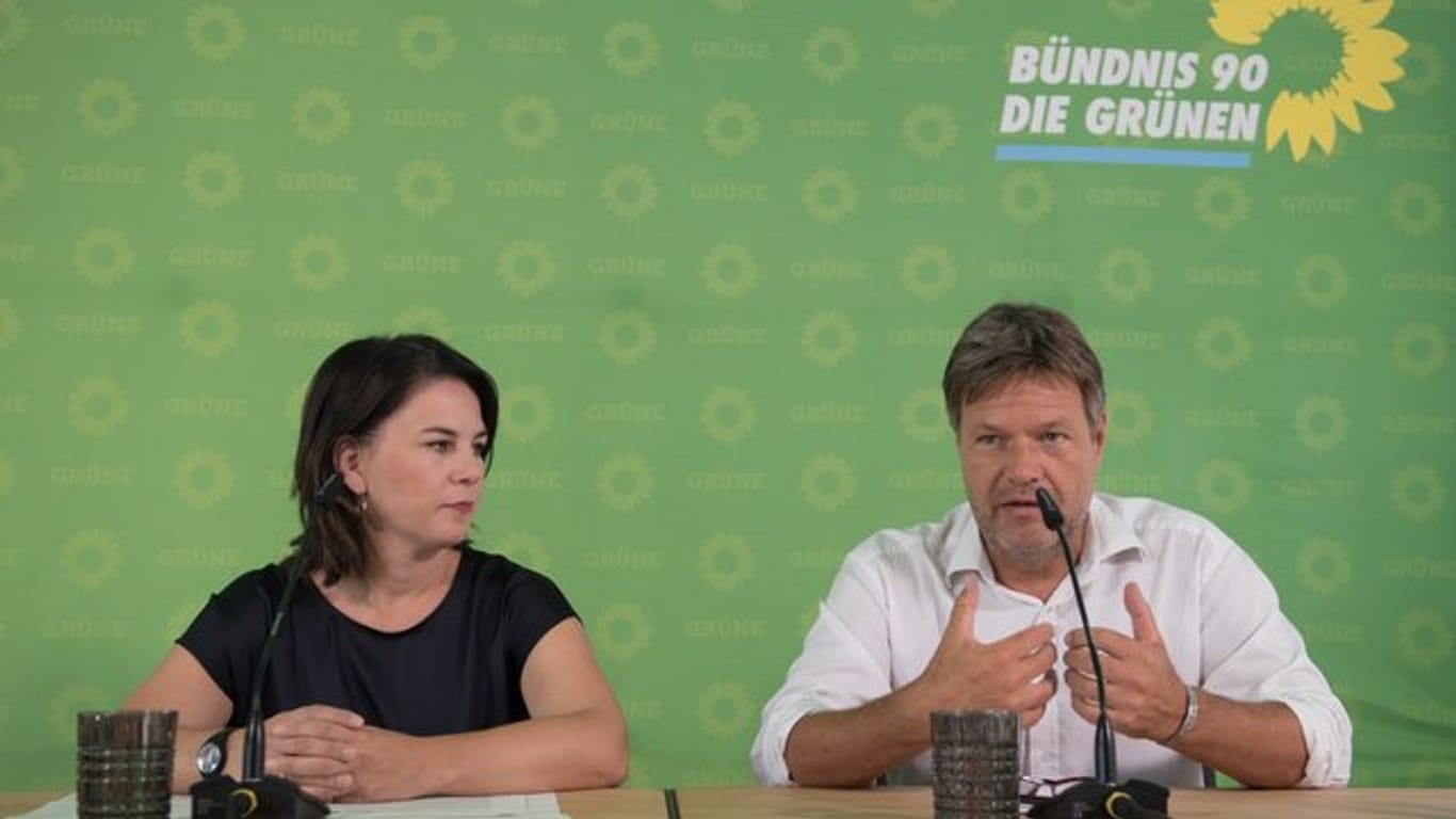 Annalena Baerbock und Robert Habeck geben zum Endspurt vor den Landtagswahlen eine Pressekonferenz in Dresden.