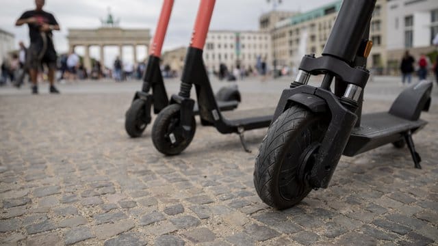 Wer für den Zustand der Leih-E-Scooter verantwortlich ist, steht in den Nutzungsbedingungen.