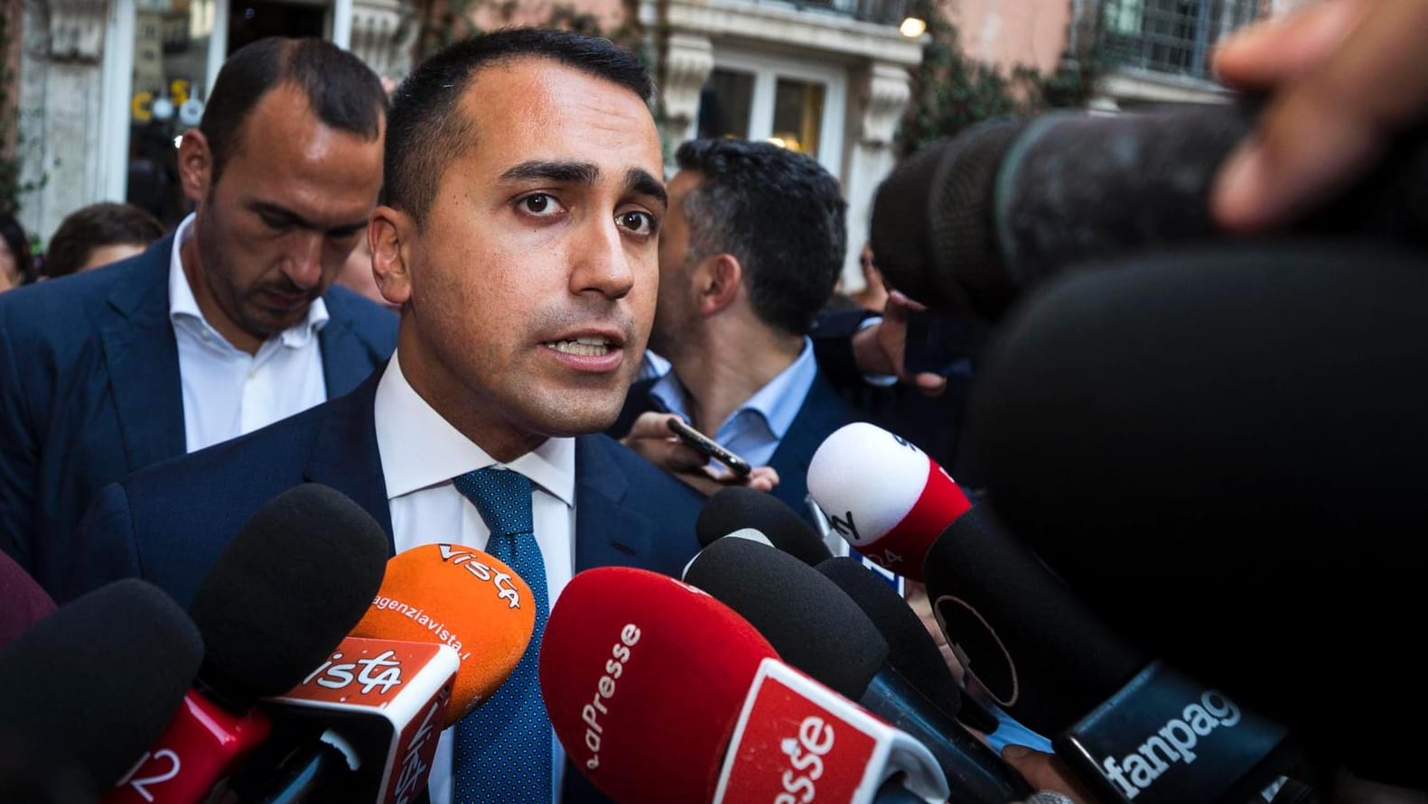 Fünf-Sterne-Chef Luigi Di Maio: Die Partei droht damit, die Verhandlungen mit den Sozialdemokraten platzen zu lassen.