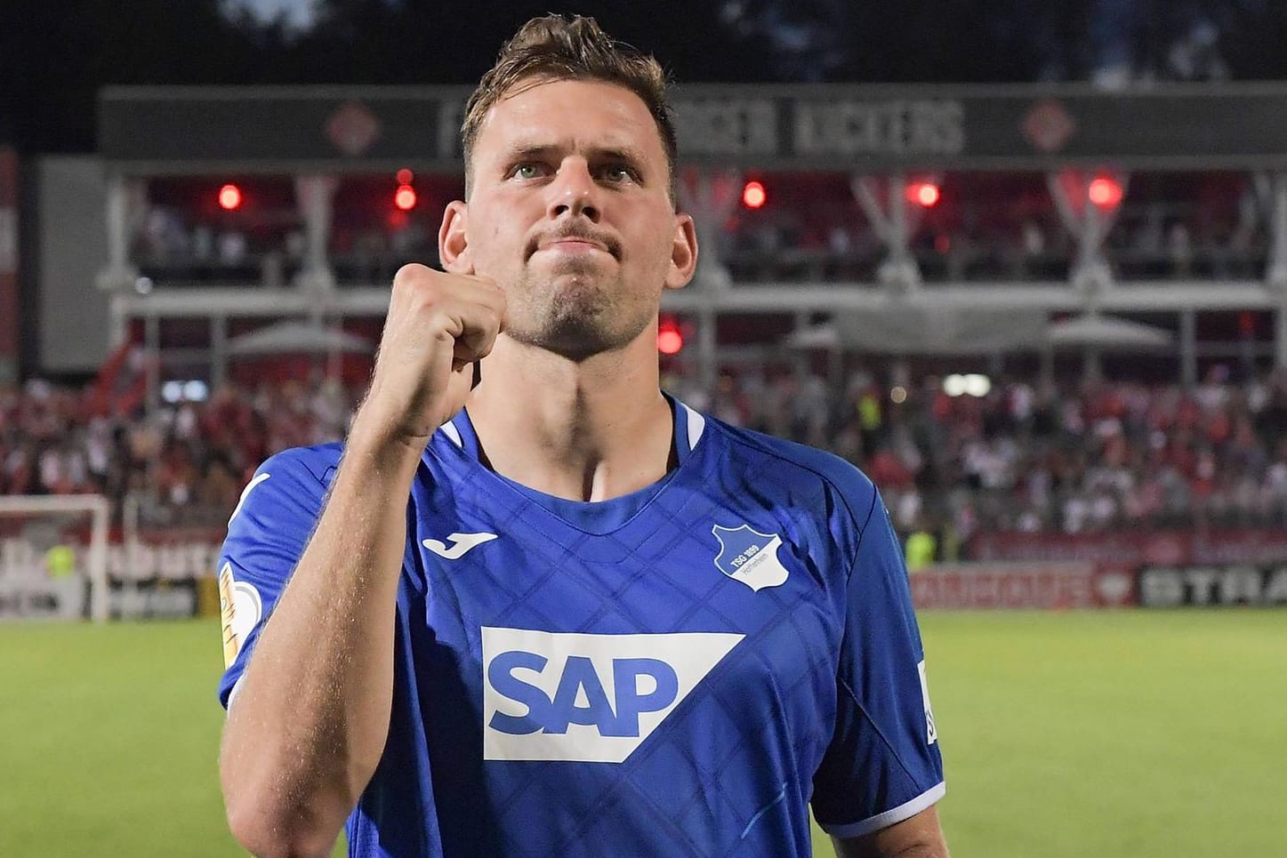 Adam Szalai: Der Ungar spielt bald wieder in Rot.