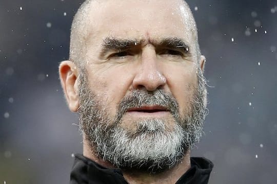 Der ehemalige französische Nationalspieler Eric Cantona bekam den President's Award der UEFA.
