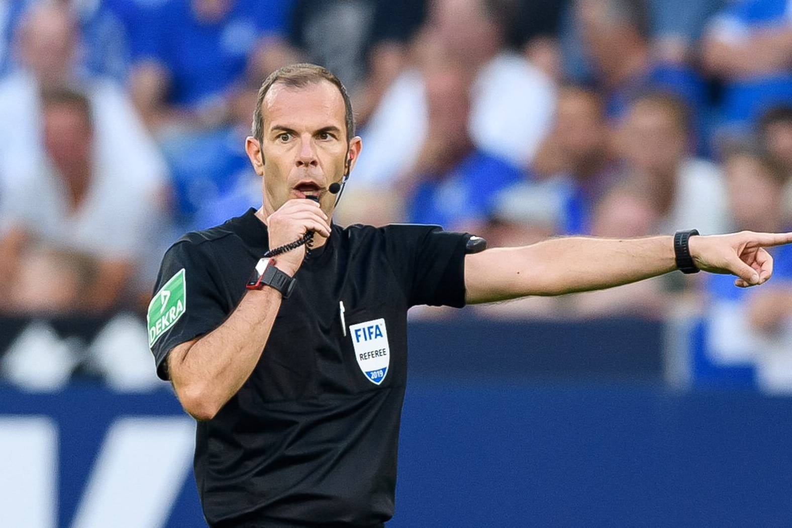 Marco Fritz: Die Entscheidungen des Schiedsrichters beim Spiel zwischen Schalke und Bayern sind immer noch umstritten.