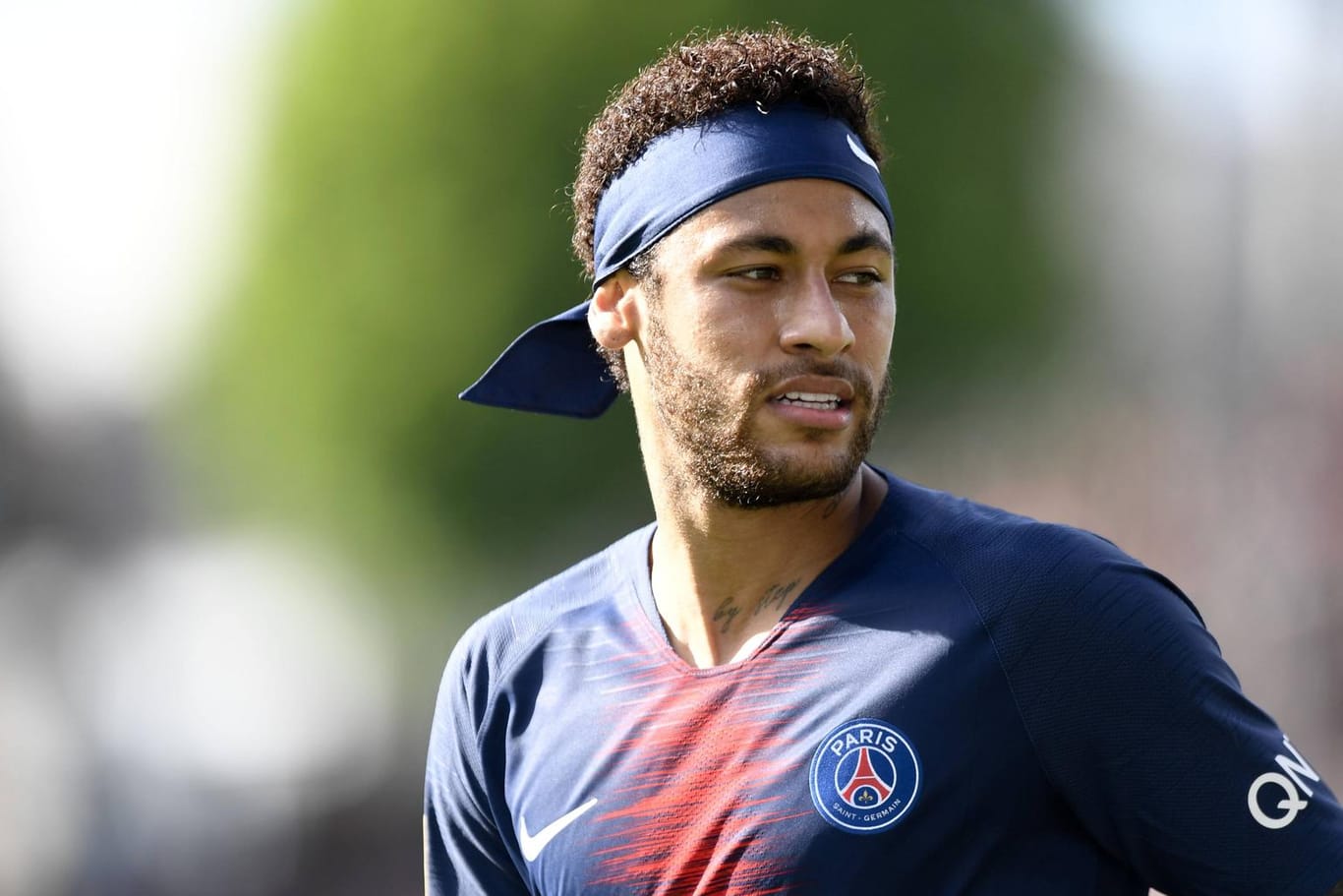 Neymar: Der Superstar hat Fans und Verantwortliche bei Paris Saint-Germain gegen sich aufgebracht.