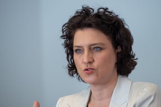 "Kinder und Jugendliche sollten unabhängig von ihrer Beeinträchtigung Unterstützung aus einer Hand erhalten", sagt Niedersachsens Sozialministerin Carola Reimann.