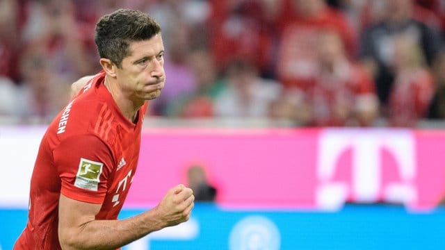 Ist zufrieden mit den Neuen beim FC Bayern: Torjäger Robert Lewandowski. Ist zufrieden mit den Neuen beim FC Bayern: Torjäger Robert Lewandowski.