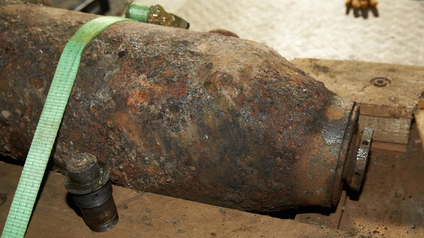Eine Weltkriegsbombe: Ein ähnliches Exemplar ist in Essen am Mittwochvormittag gefunden worden. (Symbolbild)