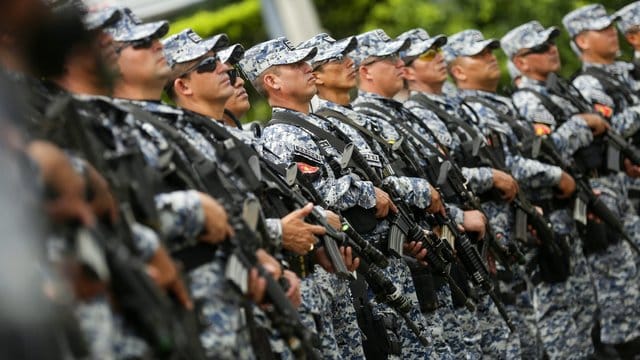 Aktivisten machen die Polizei in El Salvador für die Ermordung von mehr als 100 Menschen verantwortlich. Aktivisten machen die Polizei in El Salvador für die Ermordung von mehr als 100 Menschen verantwortlich.