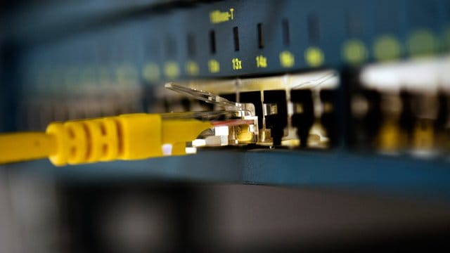 Acht Prozent der befragten Internetnutzer einer Postbank-Studie wissen nicht, bei welchen Anbietern sie einen Account besitzen und Daten freigegeben haben. Acht Prozent der befragten Internetnutzer einer Postbank-Studie wissen nicht, bei welchen Anbietern sie einen Account besitzen und Daten freigegeben haben.