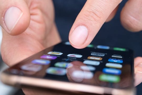 Was ist das alles - und was soll ich damit anfangen? Smartphone-Käufer werden oft von jeder Menge vorinstallierter Apps überrascht, die sie weder benötigen noch wollen.