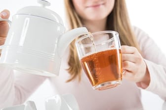 Schwarzteetrinker können beruhigt ihre Tasse Tee genießen: Keiner der 30 getesteten Schwarzteemischungen fiel durch.