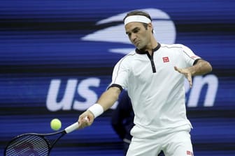 Nach anfänglichen Schwierigkeiten gegen den Bosnier Damir Dzumhur in der dritten Runden: Roger Federer.
