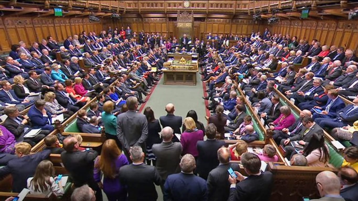 Blick auf das britische Parlament während einer Fragestunde (Archiv).
