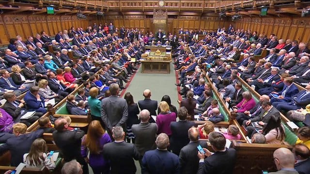 Blick auf das britische Parlament während einer Fragestunde (Archiv).