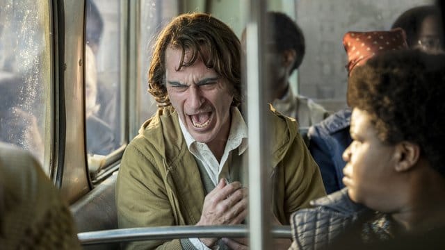 Arthur Fleck/Joker (Joaquin Phoenix) dreht durch. Arthur Fleck/Joker (Joaquin Phoenix) dreht durch.