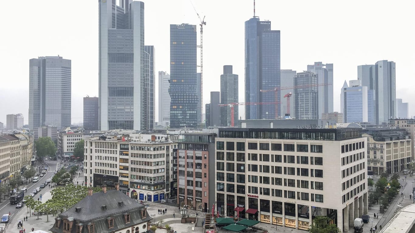 An der Hauptwache von oben: Im Hintergrund befindet sich Frankfurts bekanntes Bankenviertel.
