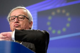 Jean-Claude Juncker, Kommissionspräsident der EU: Vor einem Jahr kündigte er das Ende der Zeitumstellung an. Mittlerweile stockt das Projekt aber gewaltig.