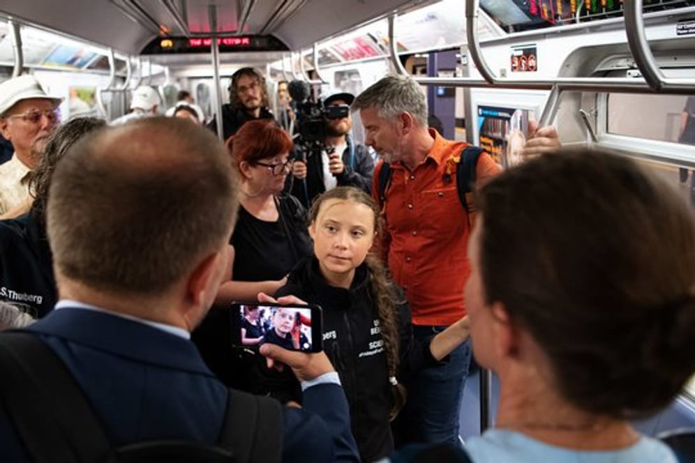 Greta Thunberg fährt nach ihrer Ankunft in New York U-Bahn.