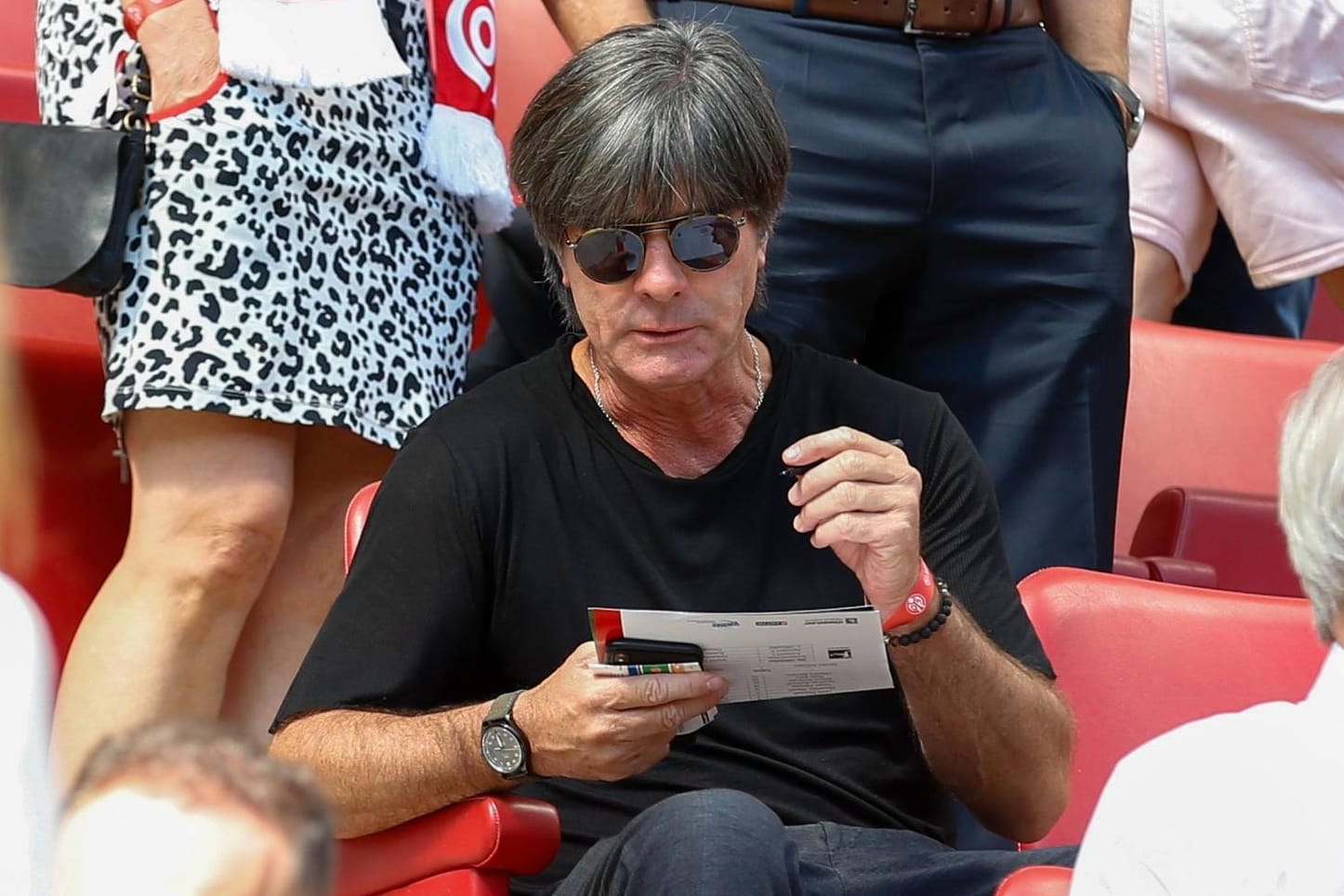 Joachim Löw bei einem Besuch im Mainzer Stadion: Der Bundestrainer treibt den Umbruch weiter voran.