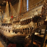 Stockhom: Im Museum bewundern heute zahlreiche Besucher die "Vasa".