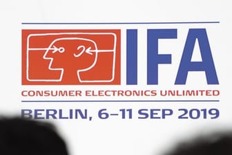 Das Logo der IFA: Anfang September dreht sich unter dem Berliner Funkturm bei der Internationalen Funkausstellung traditionell alles um Verbraucher-Elektronik.