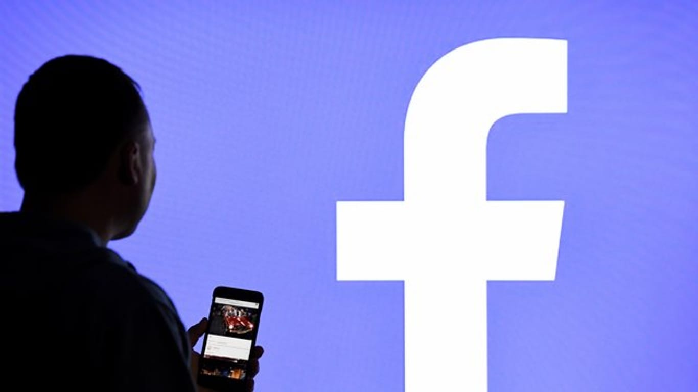 Facebook hatte einen Post gelöscht und den Nutzer 30 Tage gesperrt - zurecht, urteilte das Landgericht Stuttgart.