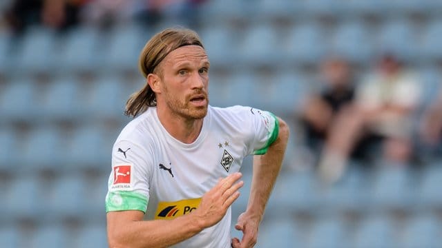 Wechselt auf Leihbasis zu Werder Bremen: Abwehrspieler Michael Lang von Mönchengladbach. Wechselt auf Leihbasis zu Werder Bremen: Abwehrspieler Michael Lang von Mönchengladbach.