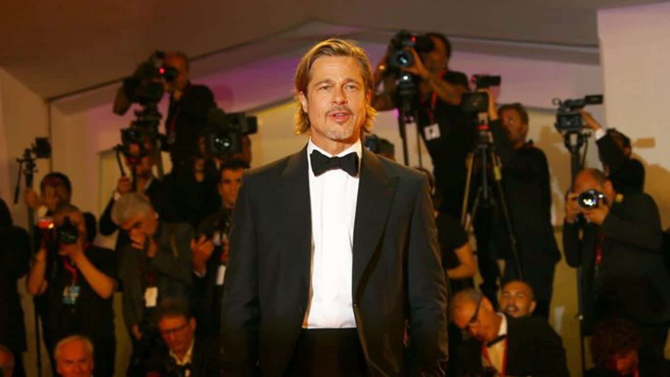 Smart und lässig: Brad Pitt.