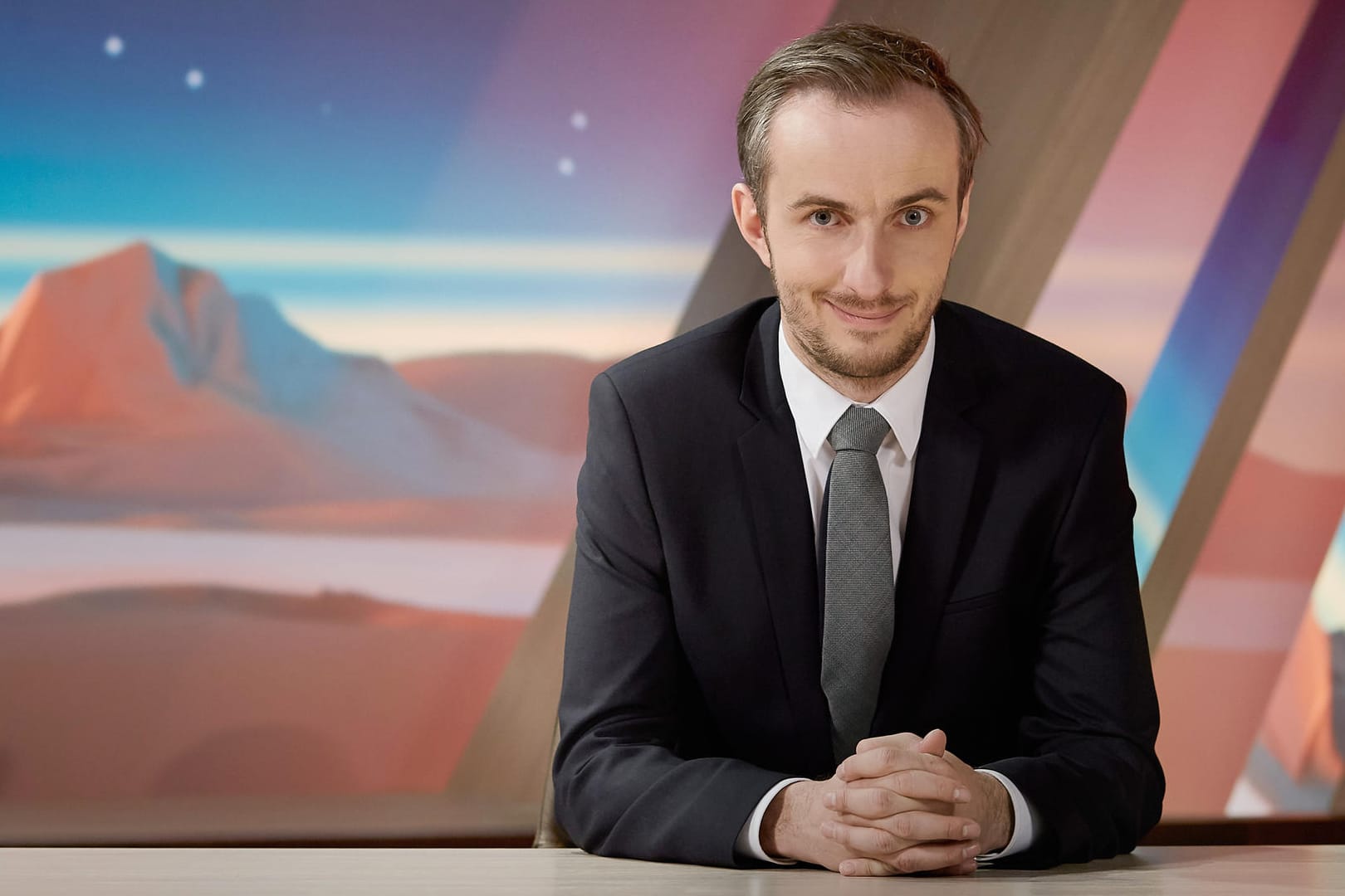 Jan Böhmermann: Der Satiriker sagt, er wolle für den SPD-Vorsitz kandidieren.