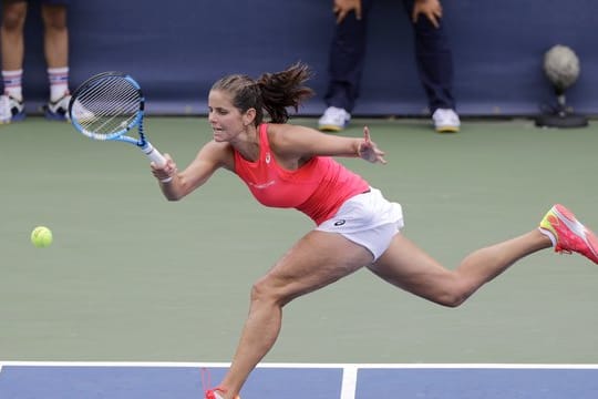 Julia Görges hat in New York die nächste Runde erreicht.