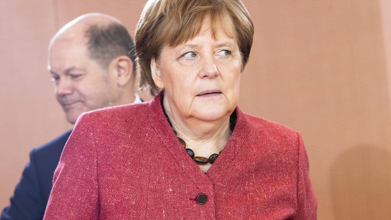 Finanzminister Olaf Scholz und Bundeskanzlerin Angela Merkel vor der Kabinettsitzung im Kanzleramt