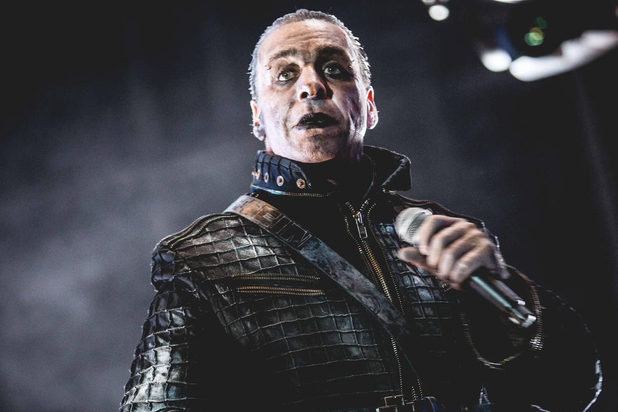 Till Lindemann: So kennen ihn die Fans von Auftritten mit seiner Band Rammstein.