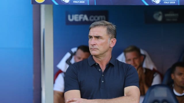Würde sich über mehr Einsatzzeit deutscher Talente freuen: U21-Nationalcoach Stefan Kuntz. Würde sich über mehr Einsatzzeit deutscher Talente freuen: U21-Nationalcoach Stefan Kuntz.