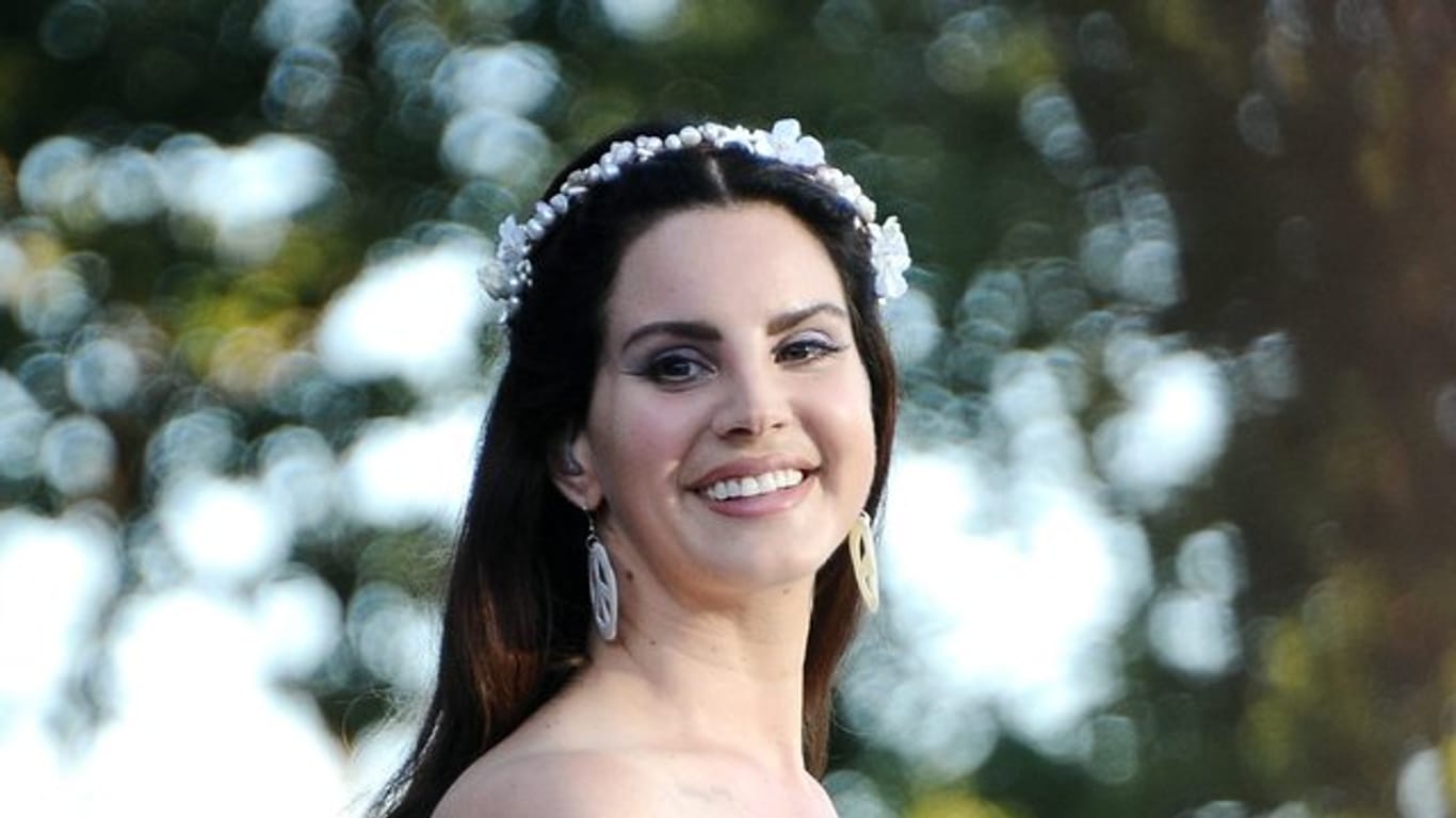 Die US-Sängerin Lana Del Rey ist sich treu geblieben.
