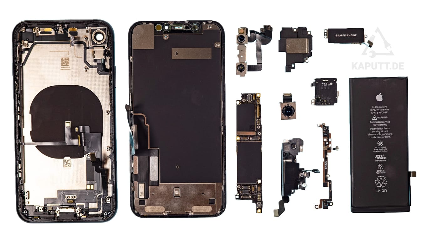 Ein iPhone 6 wurde in seine Einzelteile zerlegt: Sicherheitsforscher haben eine Schwachstelle aufgedeckt, durch die Hacker auf Apple-Geräte zugreifen konnten.