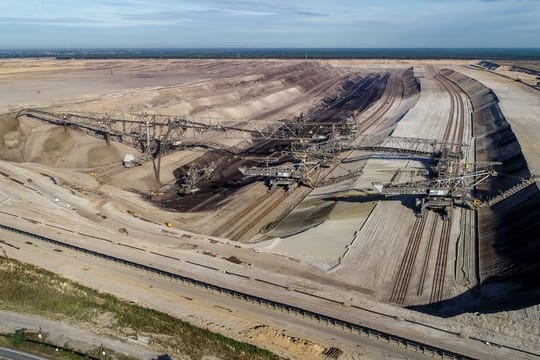 Blick in den Braunkohletagebau Jänschwalde der Lausitz Energie Bergbau AG.