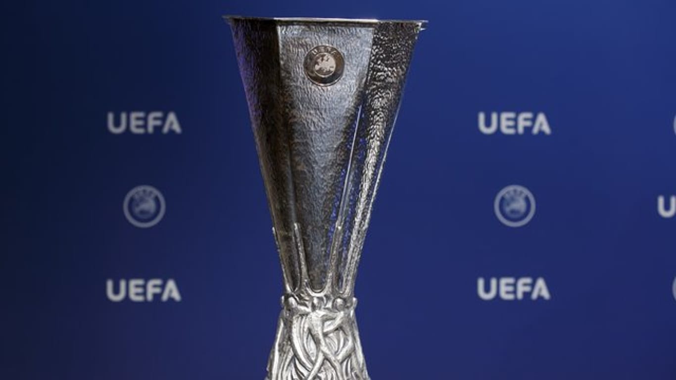 Objekt der Begierde: Der Pokal der Europa League.