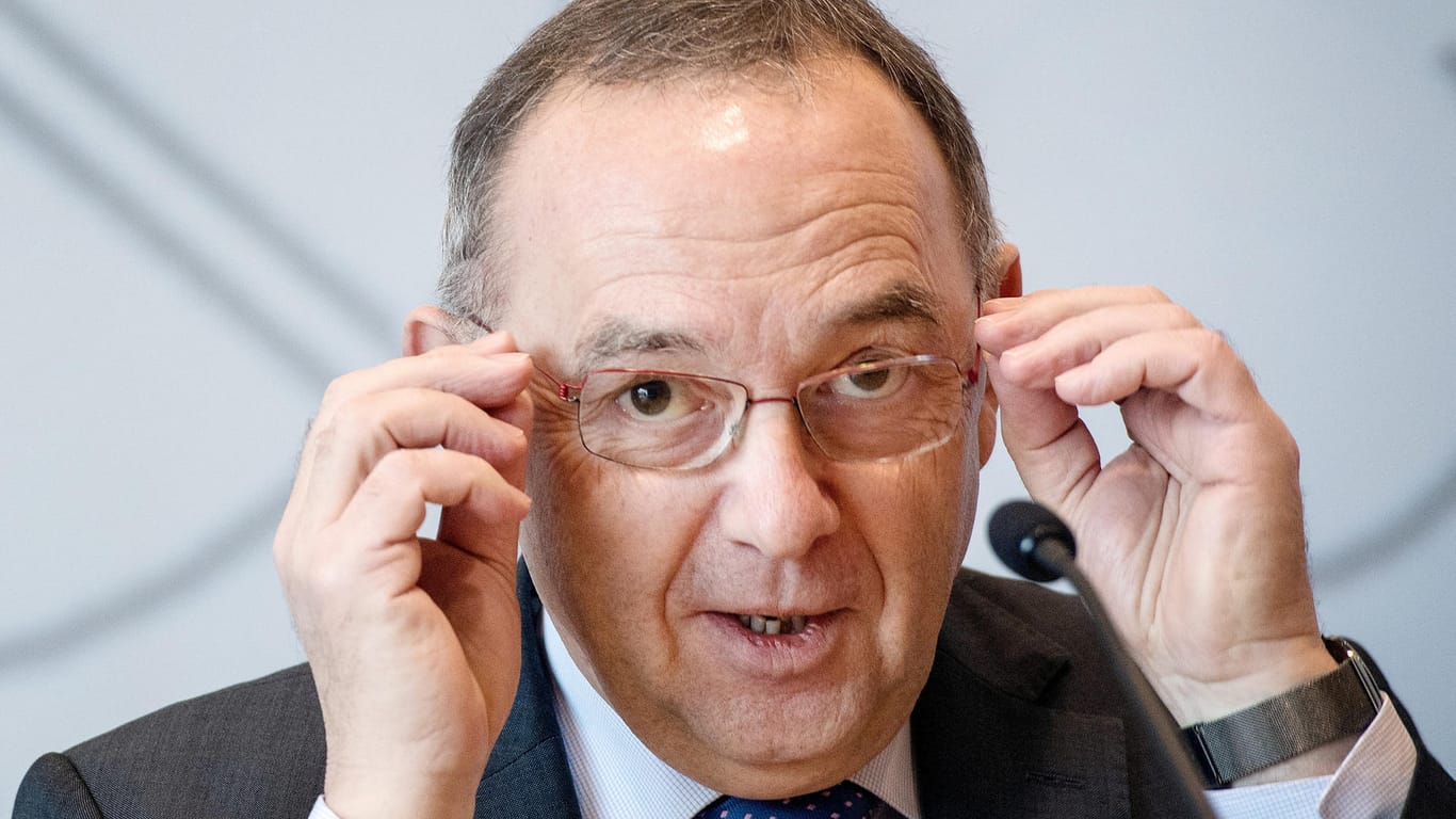 Norbert Walter-Borjans: Der frühere nordrhein-westfälische Finanzminister will SPD-Chef werden.