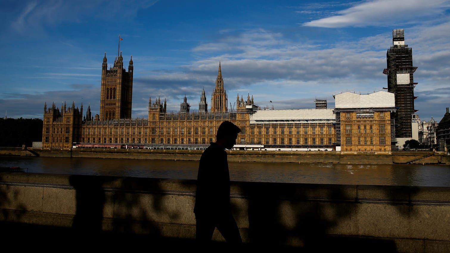 Blick aufs Parlament in London: Regierung und Opposition prüfen in diesen Tagen alle ihre Möglichkeiten.