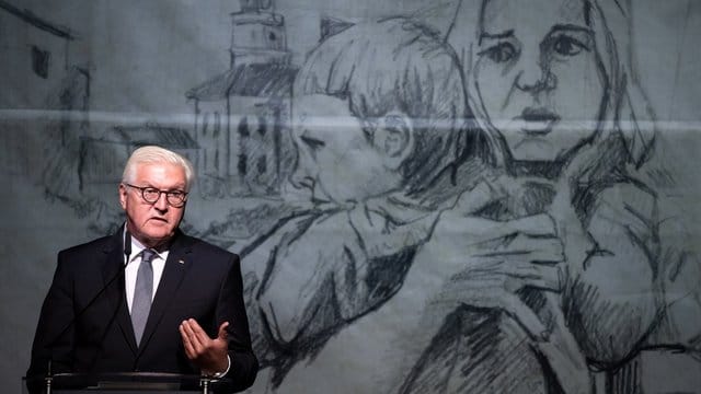 Bundespräsident Frank-Walter Steinmeier bei den Gedenkfeierlichkeiten der Stadt Wielun. Bundespräsident Frank-Walter Steinmeier bei den Gedenkfeierlichkeiten der Stadt Wielun.