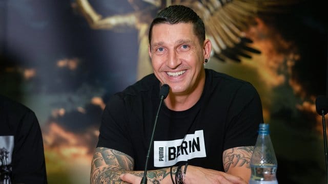 Außerordentliche Pressekonferenz bei den Füchsen: Stefan Kretzschmar wird neuer Sportdirektor. Außerordentliche Pressekonferenz bei den Füchsen: Stefan Kretzschmar wird neuer Sportdirektor.